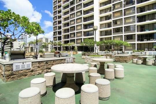 Deluxe Panoramic Mountain View Condo - 37Th Floor, Free Parking & Wifi Condo Honolulu Dış mekan fotoğraf