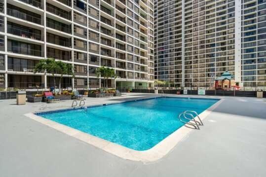 Deluxe Panoramic Mountain View Condo - 37Th Floor, Free Parking & Wifi Condo Honolulu Dış mekan fotoğraf