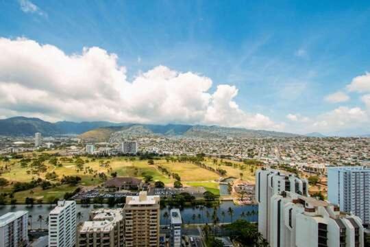 Deluxe Panoramic Mountain View Condo - 37Th Floor, Free Parking & Wifi Condo Honolulu Dış mekan fotoğraf
